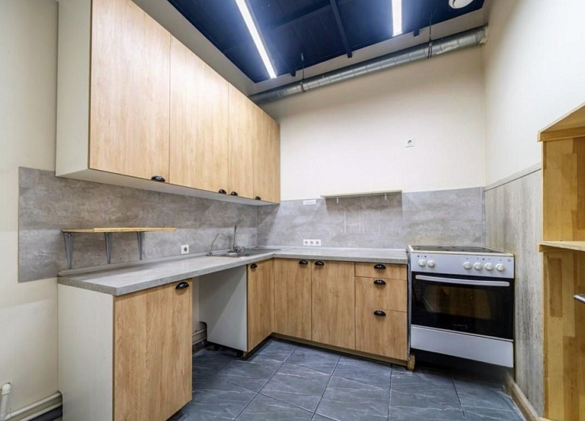 Аренда торгового помещения Бизнес-центр «SMOLA»