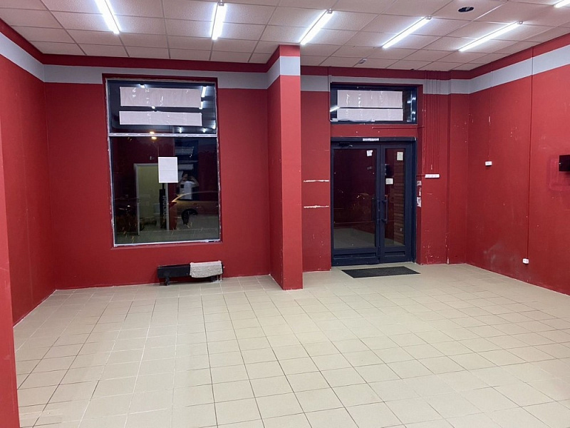 Аренда торгового помещения Жилое здание 