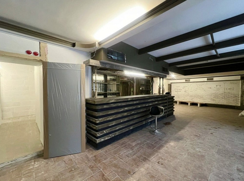 Аренда торгового помещения Жилое здание 