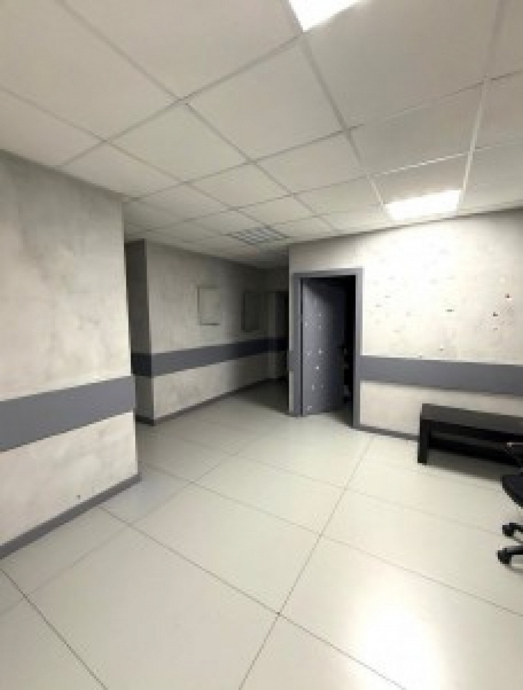 Продажа торгового помещения Жилое здание 