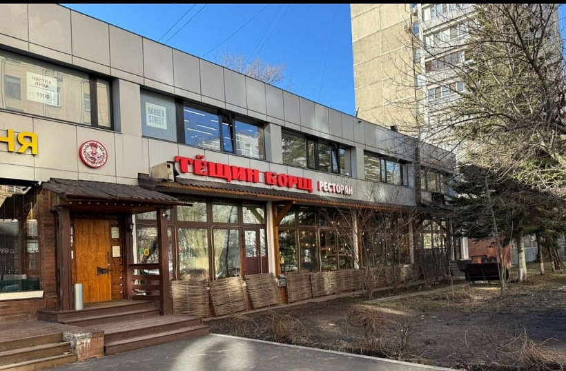 Продажа торгового помещения Жилое здание 