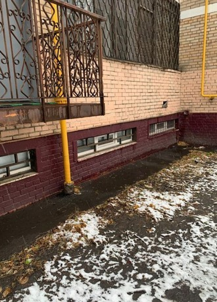 Продажа торгового помещения Жилое здание 
