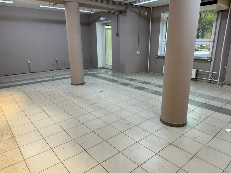 Аренда торгового помещения Жилое здание 