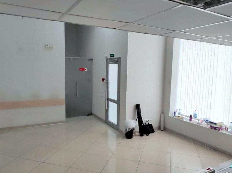 Аренда торгового помещения Жилое здание 