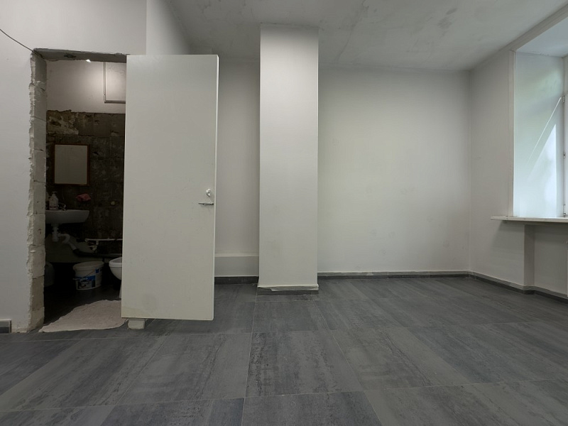 Продажа торгового помещения Жилое здание