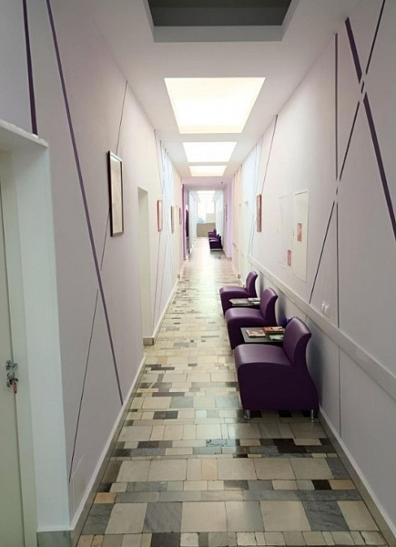 Продажа торгового помещения Жилое здание 