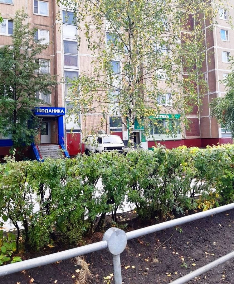 Продажа торгового помещения Жилое здание 