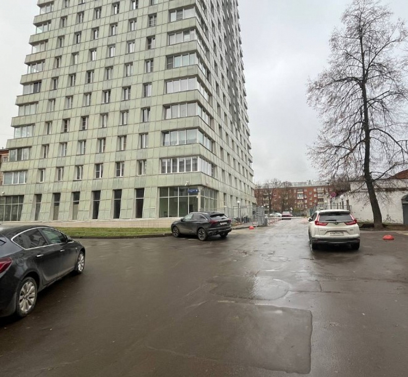 Продажа торгового помещения Жилое здание 