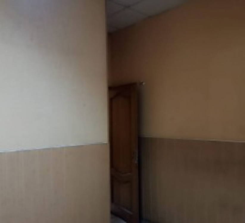 Продажа торгового помещения Жилое здание 