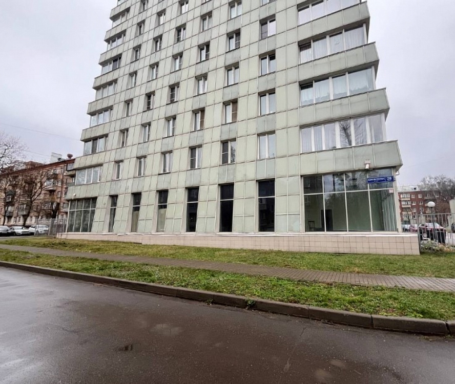 Продажа торгового помещения Жилое здание 