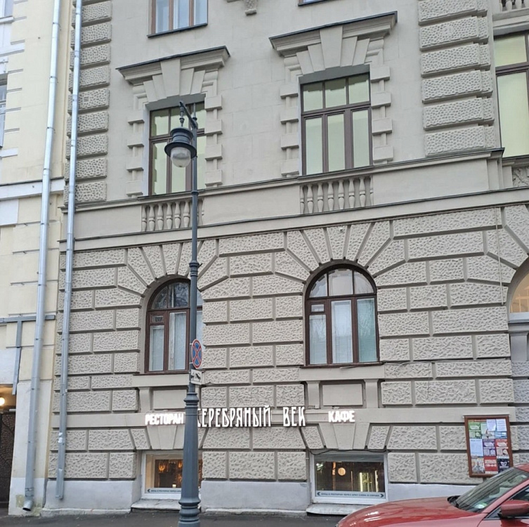 Аренда торгового помещения Жилое здание 